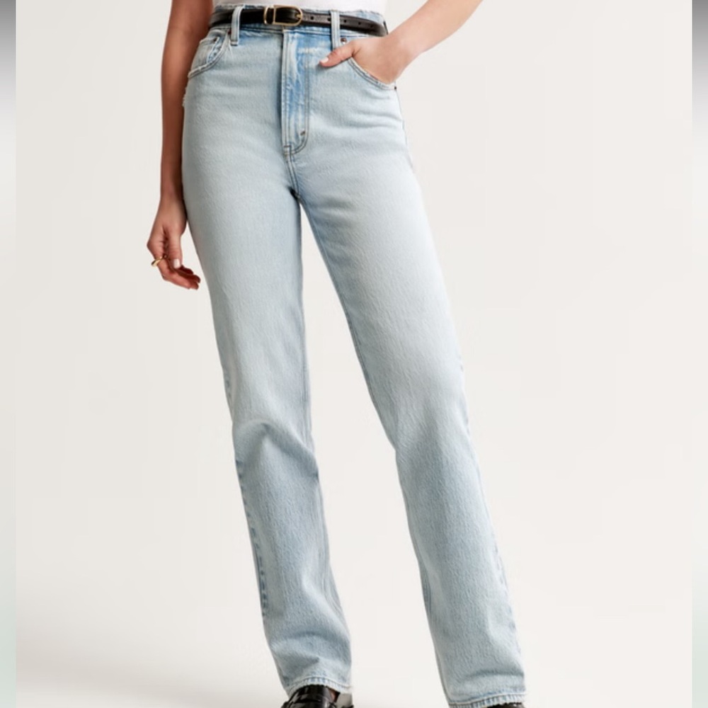 Abercrombie Ultra High Rise 90s Straight Jeans 25